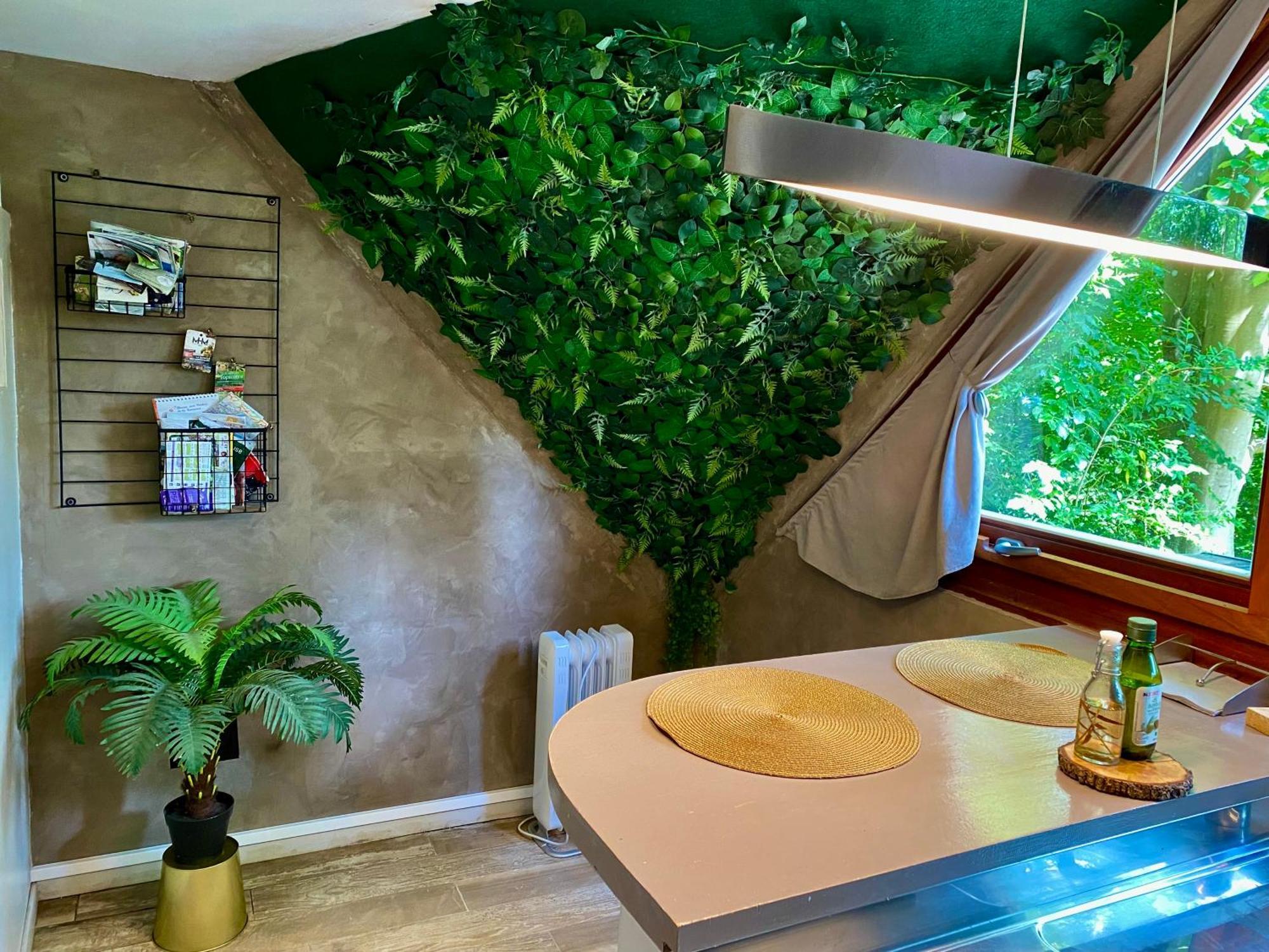 Chalet Tropical Avec Bain A Bulles - In The Woods Gesves Luaran gambar